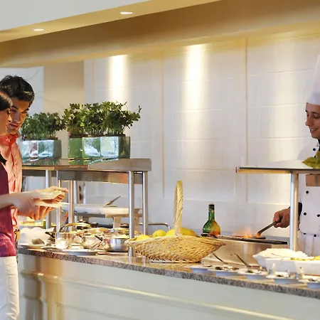 Готель Portobay Falesia 4*