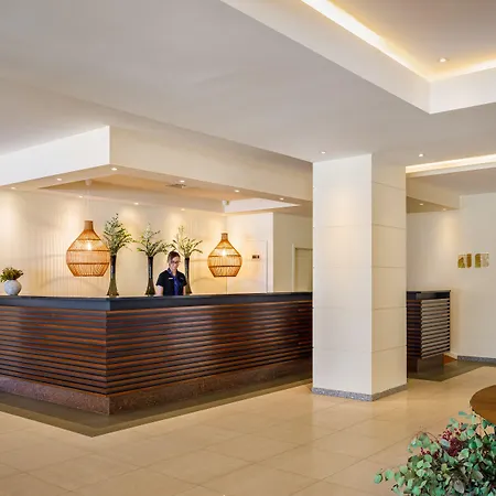 Portobay Falesia Албуфейра