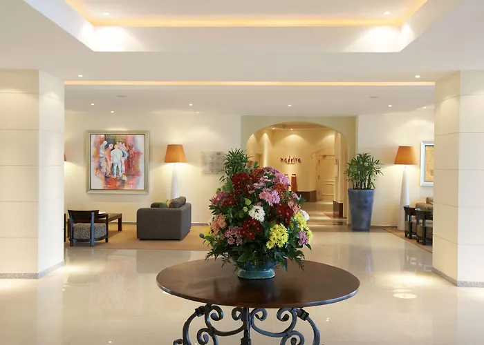 Portobay Falesia Hotell 4*