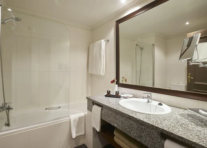 Portobay Falesia Hotell 4*